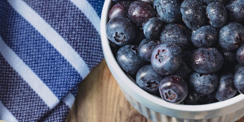 blueberries-8035487_1920